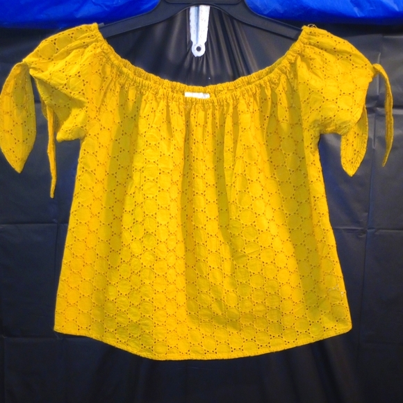 Universal Thread Top - Picture 2 of 5